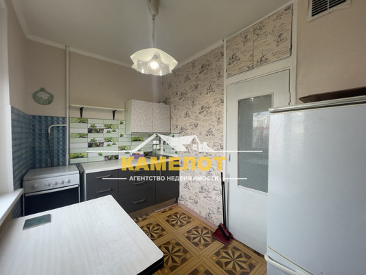 Продам трехкомнатную (3-комн.) квартиру, Сумской проезд, 12к3, Москва г