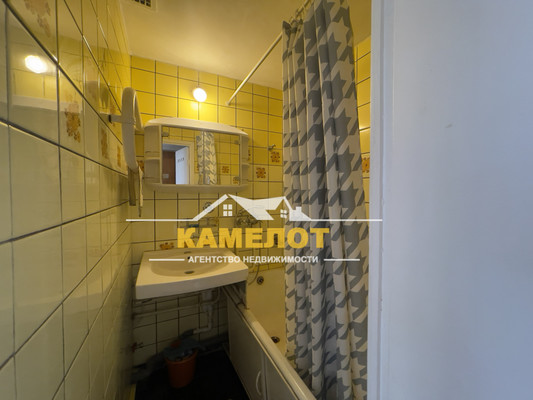 Продам трехкомнатную (3-комн.) квартиру, Сумской проезд, 12к3, Москва г