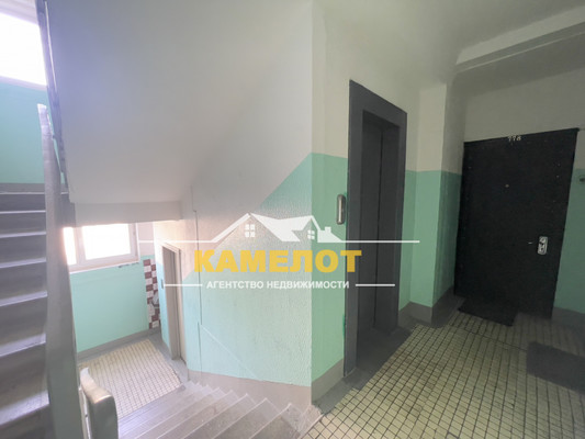 Продам трехкомнатную (3-комн.) квартиру, Сумской проезд, 12к3, Москва г