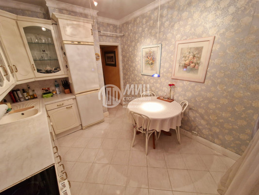 Продам двухкомнатную (2-комн.) квартиру, Борисовский проезд, 38к1, Москва г