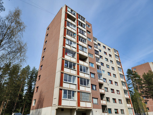 Продам двухкомнатную (2-комн.) квартиру, Героев ул, 9, Костомукша г