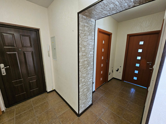 Продам трехкомнатную (3-комн.) квартиру, Дружбы ул, 1, Костомукша г