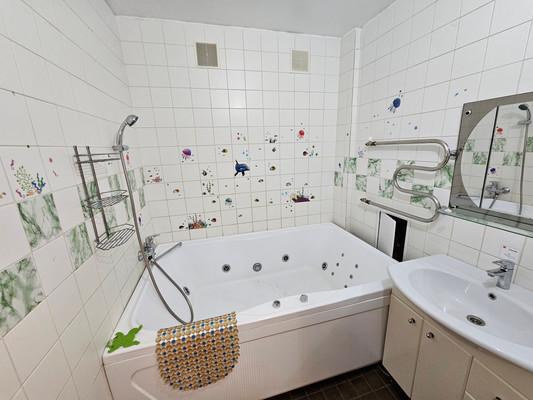 Продам трехкомнатную (3-комн.) квартиру, Дружбы ул, 1, Костомукша г