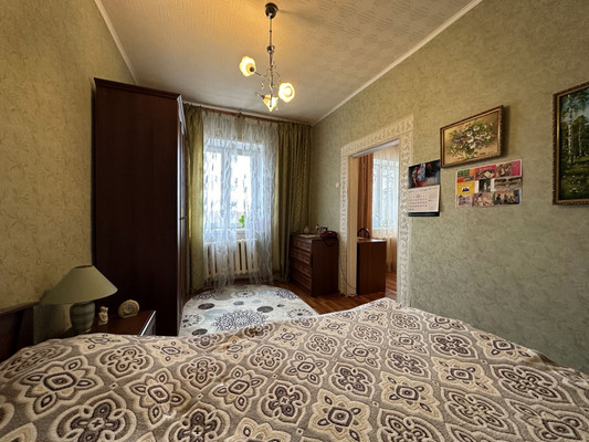 Продам трехкомнатную (3-комн.) квартиру, Дмитровская ул, 23, Базарово д