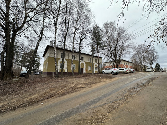 Продам трехкомнатную (3-комн.) квартиру, Дмитровская ул, 23, Базарово д