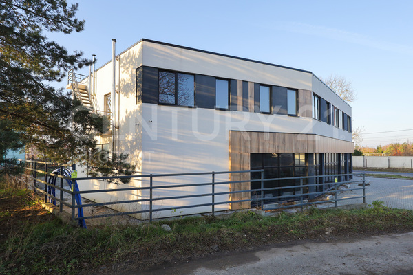 Продам торговое помещение 634 м2, Заречная ул, 1а , Орловка п