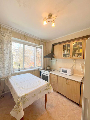 Продам трехкомнатную (3-комн.) квартиру, Таганрогская ул, 124/3, Ростов-на-Дону г