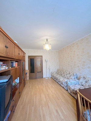 Продам трехкомнатную (3-комн.) квартиру, Таганрогская ул, 124/3, Ростов-на-Дону г