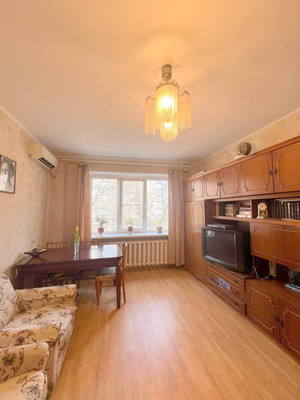 Продам трехкомнатную (3-комн.) квартиру, Таганрогская ул, 124/3, Ростов-на-Дону г