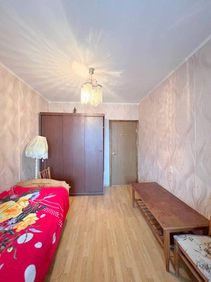 Продам трехкомнатную (3-комн.) квартиру, Таганрогская ул, 124/3, Ростов-на-Дону г