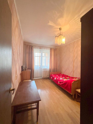 Продам трехкомнатную (3-комн.) квартиру, Таганрогская ул, 124/3, Ростов-на-Дону г