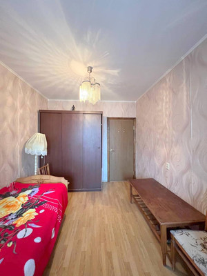 Продам трехкомнатную (3-комн.) квартиру, Таганрогская ул, 124/3, Ростов-на-Дону г