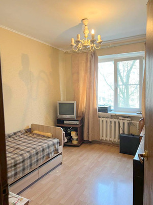 Продам трехкомнатную (3-комн.) квартиру, Таганрогская ул, 124/3, Ростов-на-Дону г