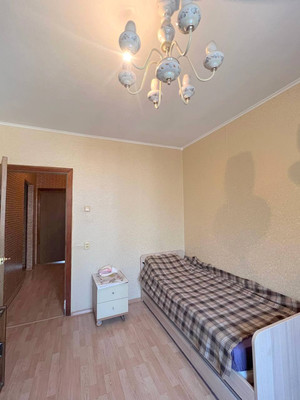 Продам трехкомнатную (3-комн.) квартиру, Таганрогская ул, 124/3, Ростов-на-Дону г