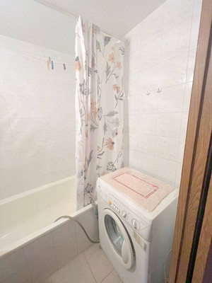 Продам трехкомнатную (3-комн.) квартиру, Таганрогская ул, 124/3, Ростов-на-Дону г