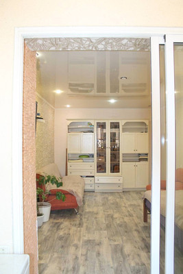 Продам двухкомнатную (2-комн.) квартиру, Таганрогская ул, 120/2, Ростов-на-Дону г