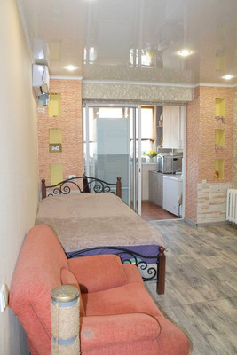 Продам двухкомнатную (2-комн.) квартиру, Таганрогская ул, 120/2, Ростов-на-Дону г