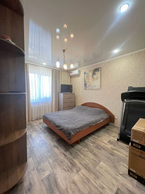 Продам двухкомнатную (2-комн.) квартиру, Таганрогская ул, 120/2, Ростов-на-Дону г