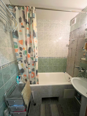 Продам двухкомнатную (2-комн.) квартиру, Таганрогская ул, 120/2, Ростов-на-Дону г