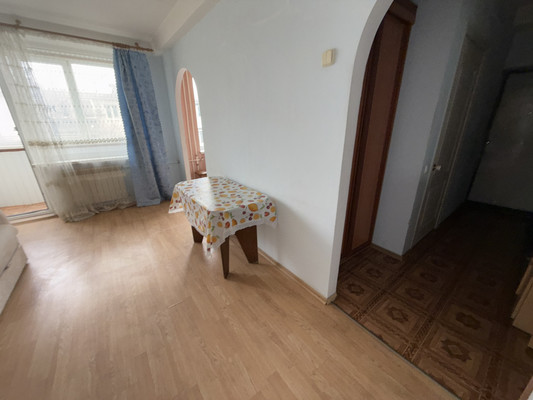 Продам двухкомнатную (2-комн.) квартиру, Троллейбусная ул, 11, Симферополь г