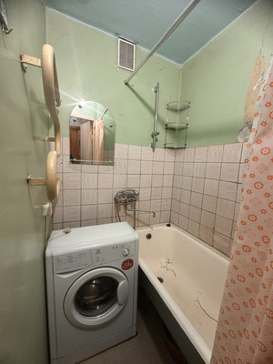 Продам однокомнатную (1-комн.) квартиру, Трудящихся б-р, 4, Колпино г