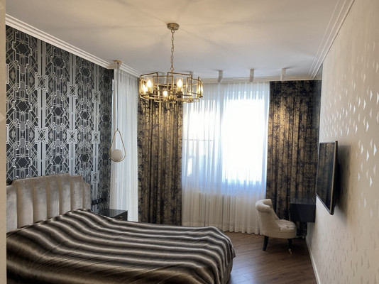 Продам трехкомнатную (3-комн.) квартиру, Абсалямова ул, 19, Казань г