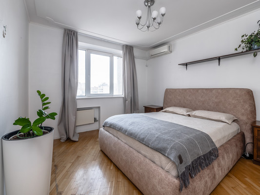 Продам многокомнатную квартиру, Осенняя ул, 14, Москва г