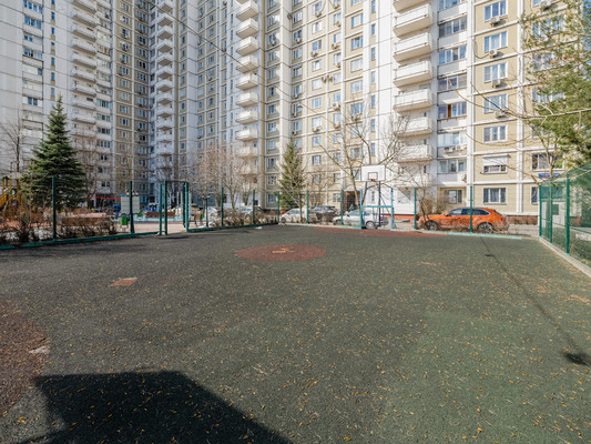 Продам многокомнатную квартиру, Осенняя ул, 14, Москва г