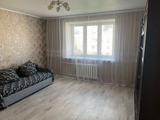 Продам двухкомнатную (2-комн.) квартиру, 34-й мкр, 13кВ, Октябрьский г