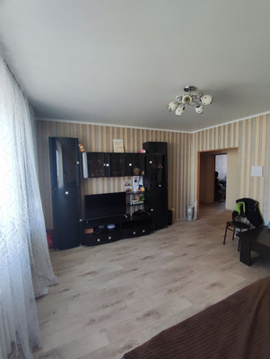 Продам двухкомнатную (2-комн.) квартиру, 34-й мкр, 13кВ, Октябрьский г