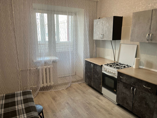 Продам двухкомнатную (2-комн.) квартиру, 34-й мкр, 13кВ, Октябрьский г