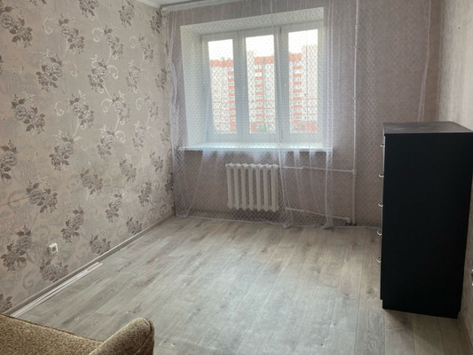 Продам двухкомнатную (2-комн.) квартиру, 34-й мкр, 13кВ, Октябрьский г