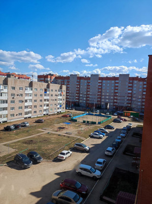 Продам двухкомнатную (2-комн.) квартиру, 34-й мкр, 13кВ, Октябрьский г