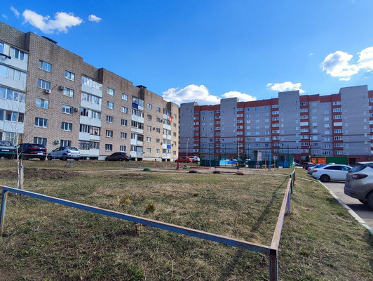 Продам двухкомнатную (2-комн.) квартиру, 34-й мкр, 13кВ, Октябрьский г