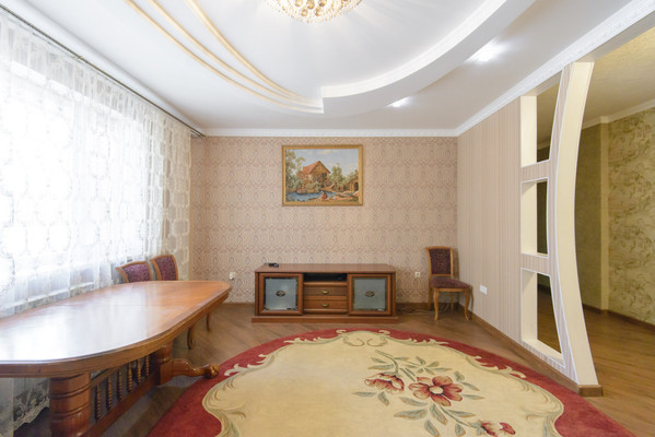 Продам трехкомнатную (3-комн.) квартиру, 20-я линия ул, 43, Ростов-на-Дону г
