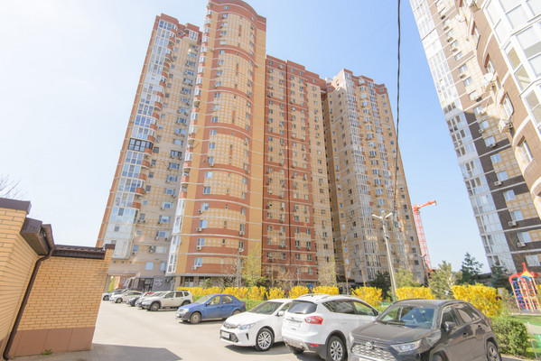 Продам трехкомнатную (3-комн.) квартиру, 20-я линия ул, 43, Ростов-на-Дону г