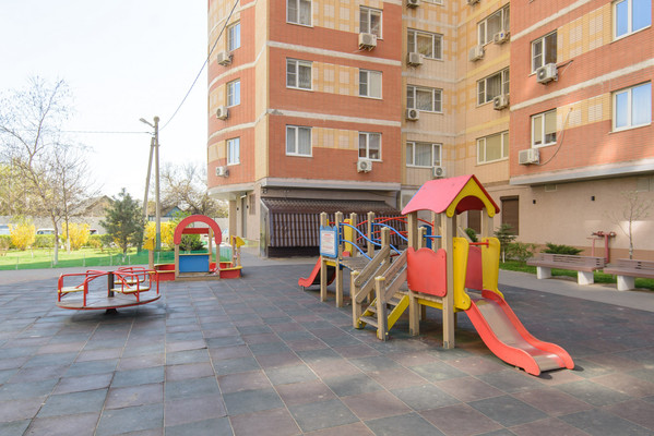 Продам трехкомнатную (3-комн.) квартиру, 20-я линия ул, 43, Ростов-на-Дону г