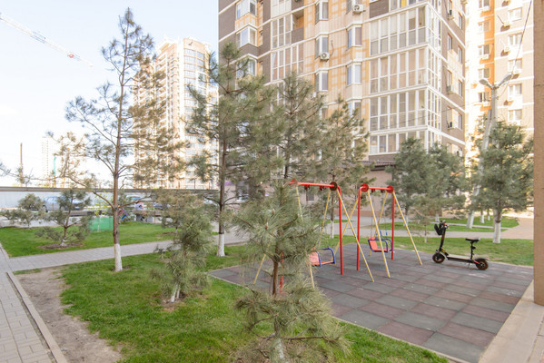 Продам трехкомнатную (3-комн.) квартиру, 20-я линия ул, 43, Ростов-на-Дону г