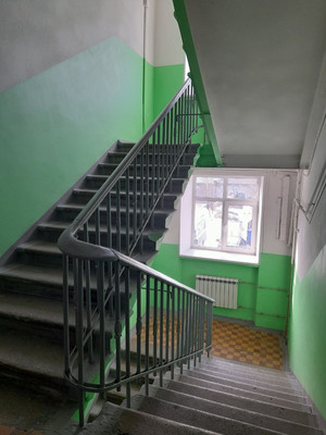 Продам двухкомнатную (2-комн.) квартиру, Ленина пр-кт, 80, Мурманск г