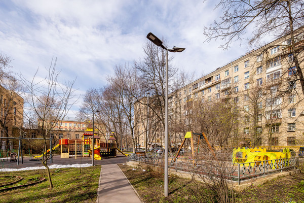 Продам многокомнатную квартиру, Бориса Галушкина ул, 26, Москва г