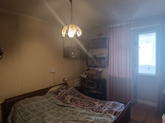 Продам трехкомнатную (3-комн.) квартиру, Туристов ул, 8к5, Симферополь г