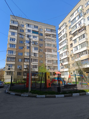 Продам трехкомнатную (3-комн.) квартиру, Туристов ул, 8к5, Симферополь г