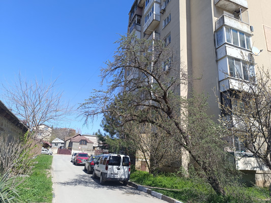 Продам трехкомнатную (3-комн.) квартиру, Туристов ул, 8к5, Симферополь г