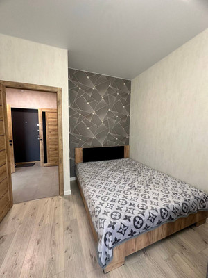 Продам однокомнатную (1-комн.) квартиру, Александра Суворова пр-кт, 15к10, Симферополь г