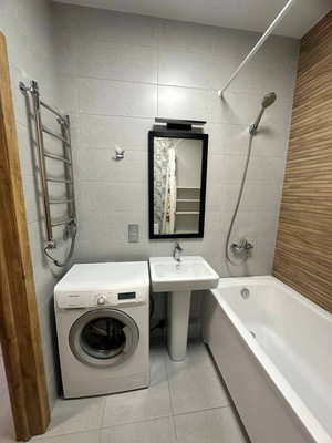 Продам однокомнатную (1-комн.) квартиру, Александра Суворова пр-кт, 15к10, Симферополь г