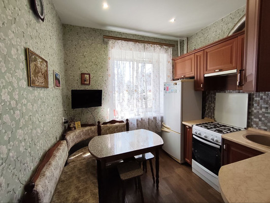 Продам двухкомнатную (2-комн.) квартиру, Солнечная ул, 16, Солнечный п