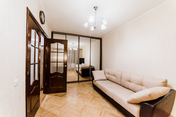 Продам однокомнатную (1-комн.) квартиру, Кутузовский пр-кт, 15, Москва г