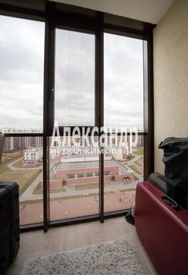 Продам двухкомнатную (2-комн.) квартиру, Английская ул, 8, Бугры п