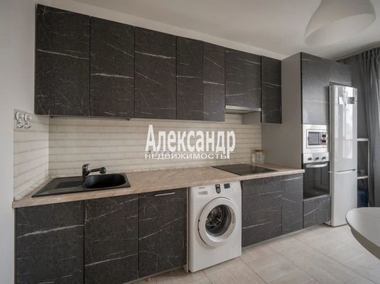 Продам двухкомнатную (2-комн.) квартиру, Английская ул, 8, Бугры п