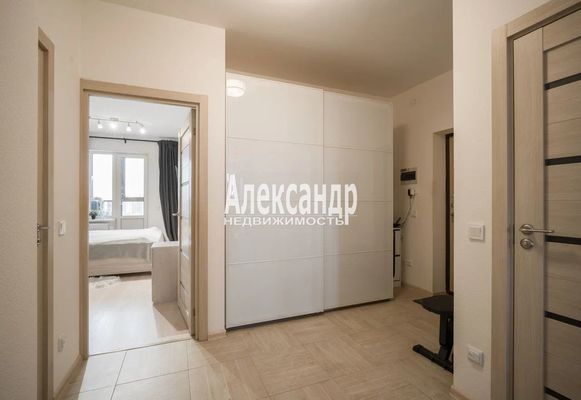 Продам двухкомнатную (2-комн.) квартиру, Английская ул, 8, Бугры п